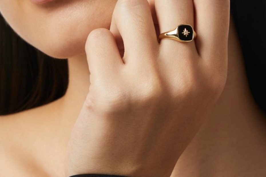 Gold Signet Ring - Amara Black | Ana Luisa Jewelry